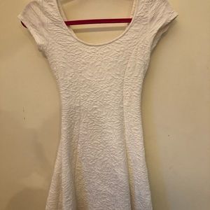 Garage brand - plain white dress size xs